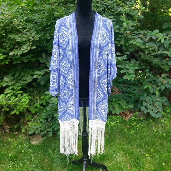 Gianni Bini Other - Gianni Bini medium sheer cover up pool party NWT